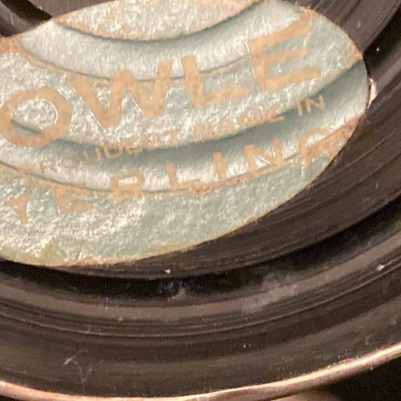 PAIR OF TOWLE STERLING SILVER WEIGHTED CANDLEHOLDERS - Picture 4 of 5